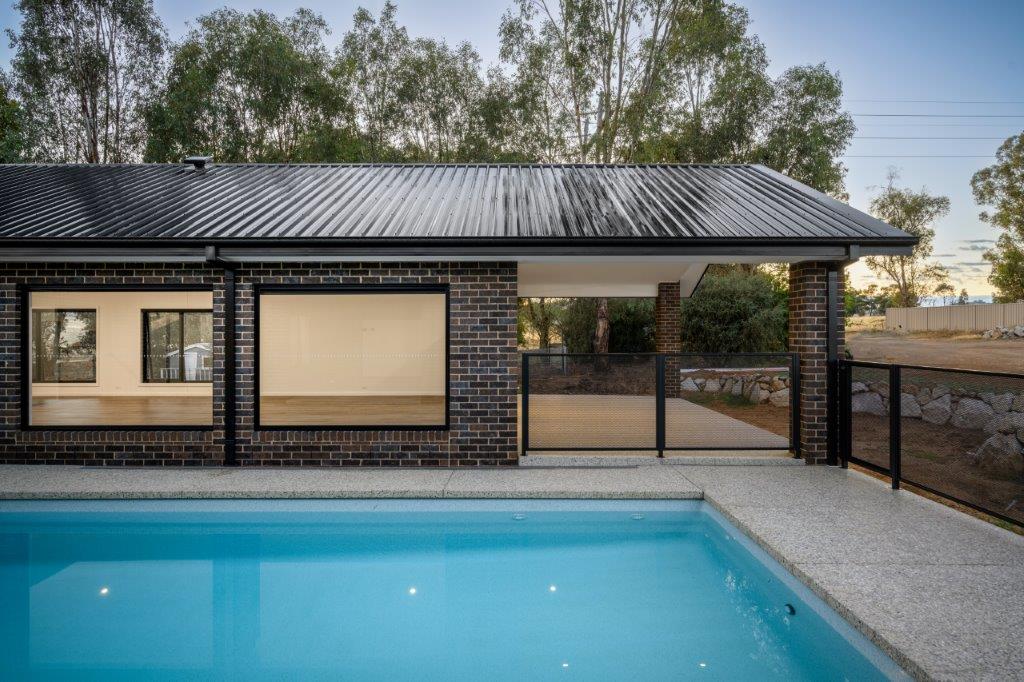 Textured Black pool fencing, Thurgoona NSW